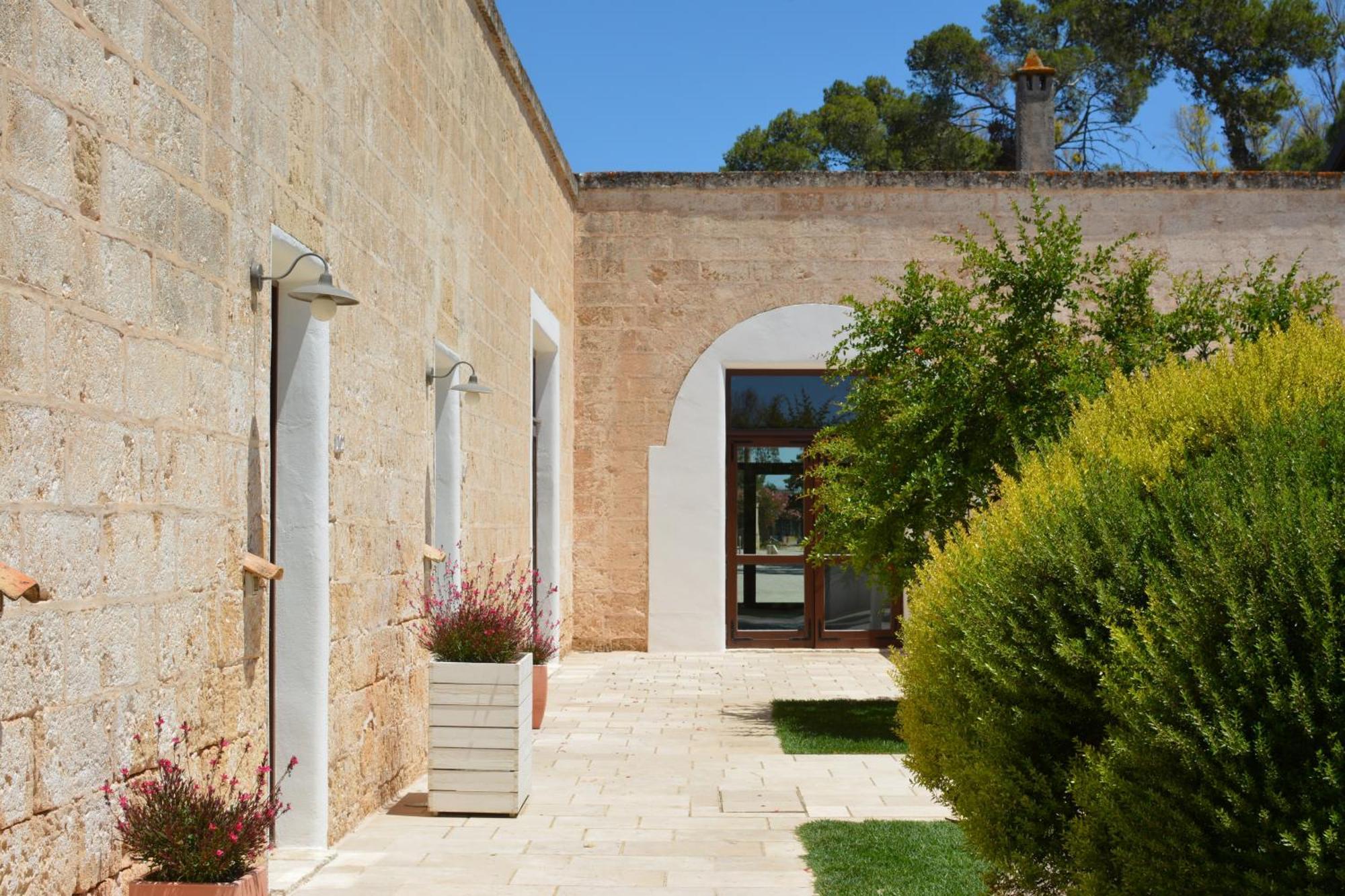 Masseria Corda Di Lana Hotel & Resort Torre Lapillo Exterior foto